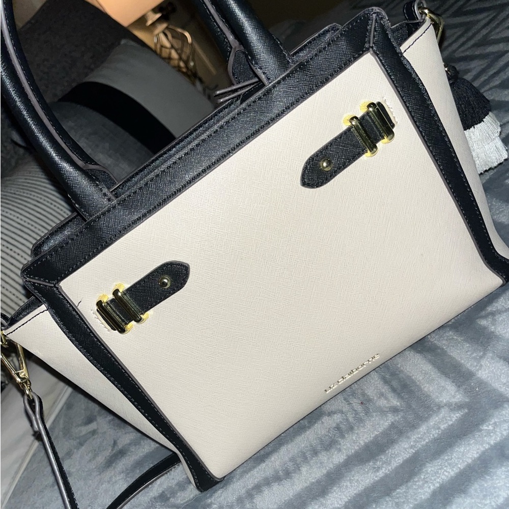 Liz Claiborne handbag. Great condition!